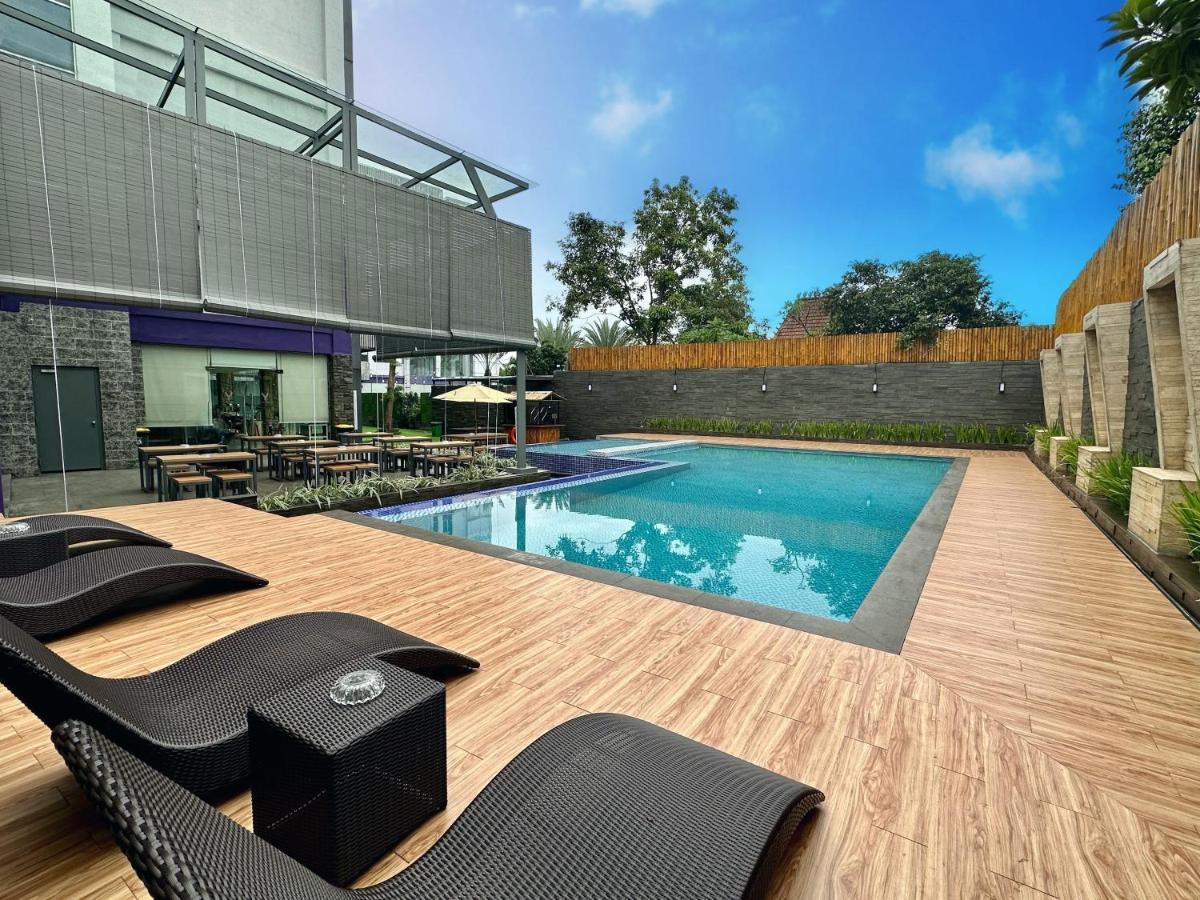 Yasmin Hotel Karawaci Тангеранг Екстериор снимка