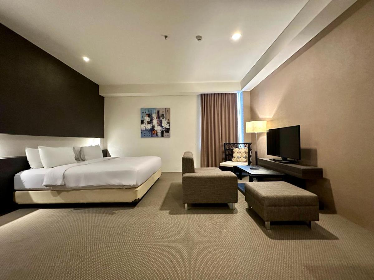 Yasmin Hotel Karawaci Тангеранг Екстериор снимка