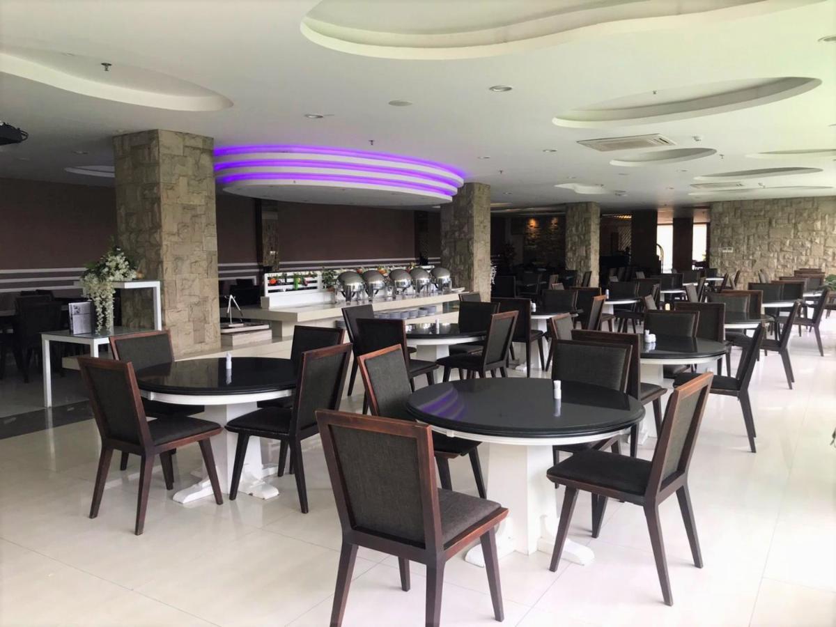 Yasmin Hotel Karawaci Тангеранг Екстериор снимка