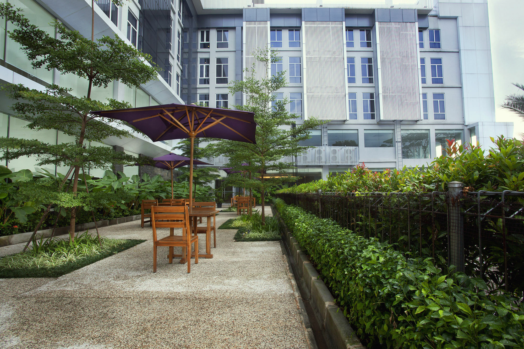 Yasmin Hotel Karawaci Тангеранг Екстериор снимка